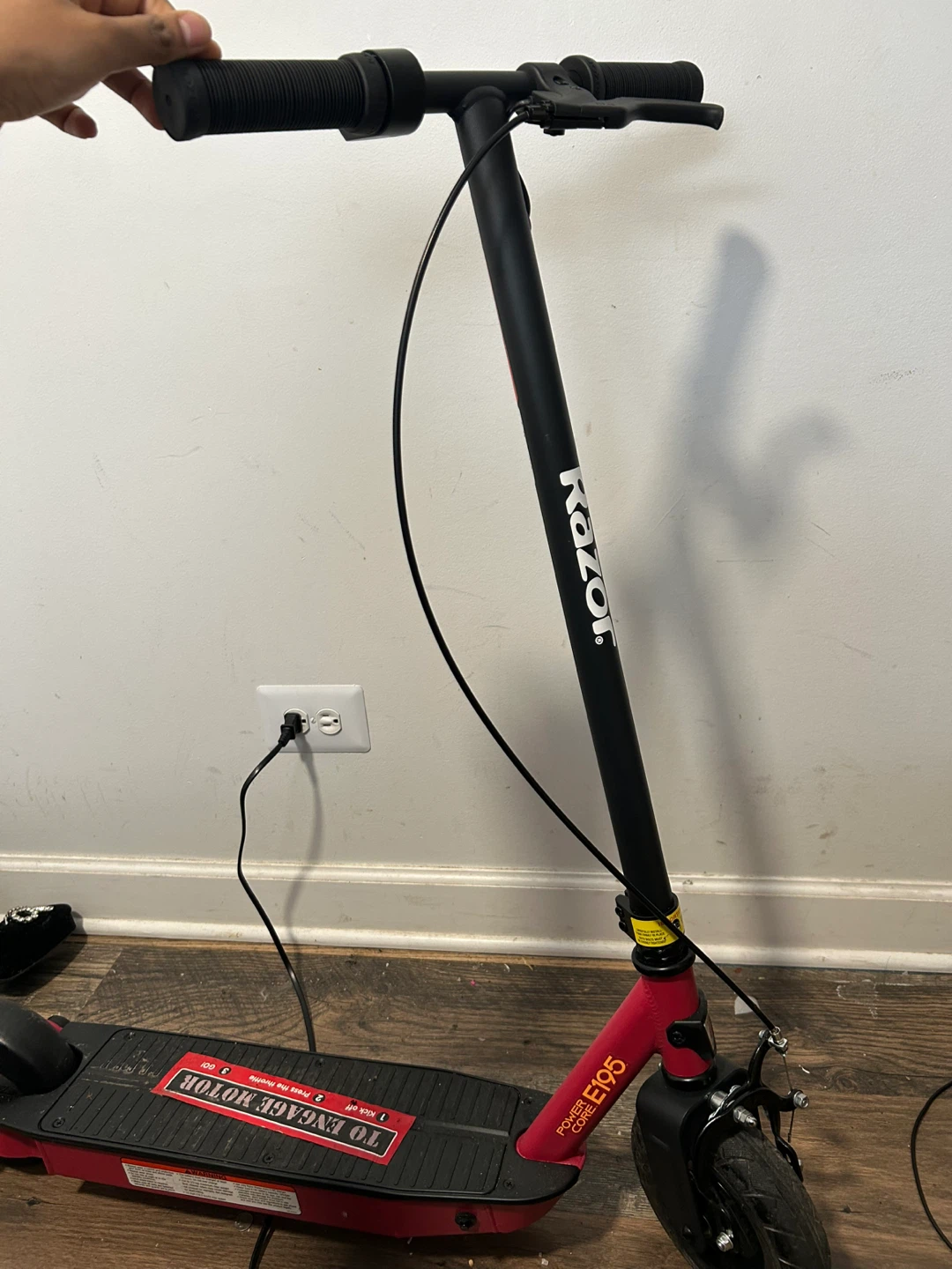 Razor Adults Electric Scooter Red E195 Power Core Tech - photo 4