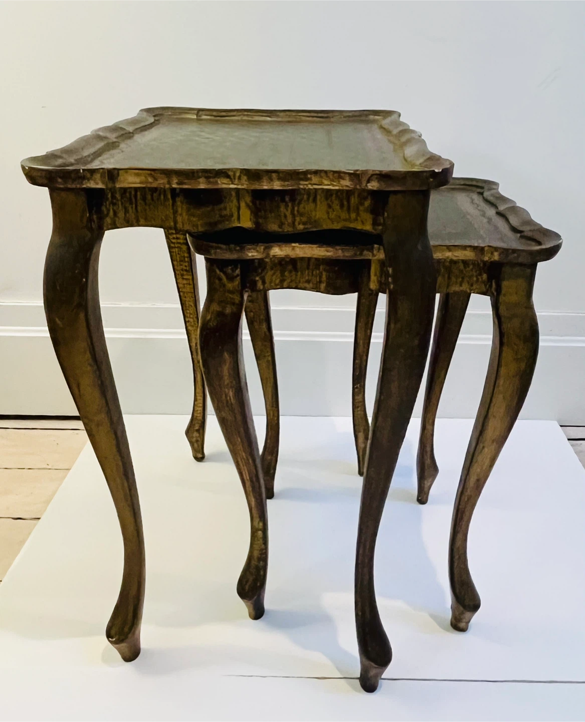 Pair of beautiful curated nesting tables. - photo 3