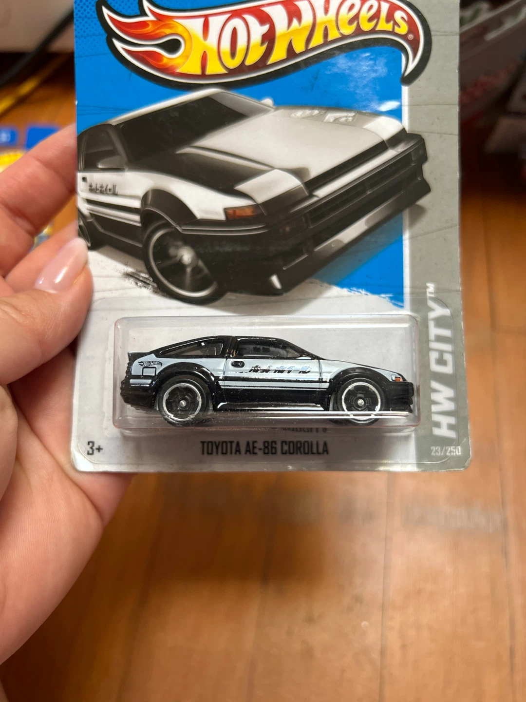 Hot Wheels Toyota AE-86 Corolla HW City 2013 Diecast Car - photo 3