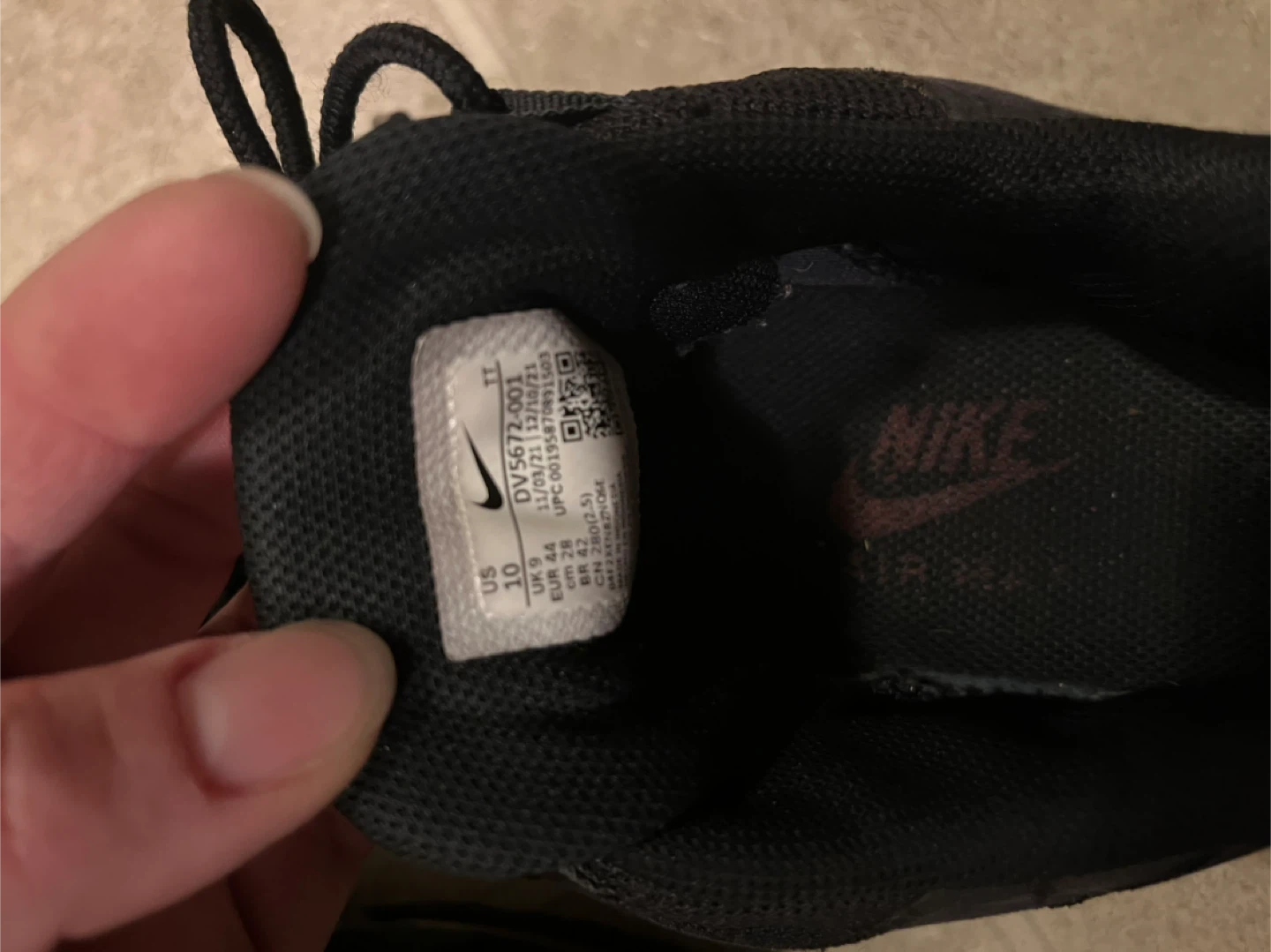 Black Men’s Nike AirMax size 10 with reflective detail - photo 3