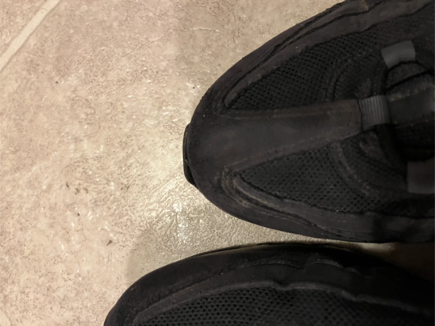 Black Men’s Nike AirMax size 10 with reflective detail - photo 4