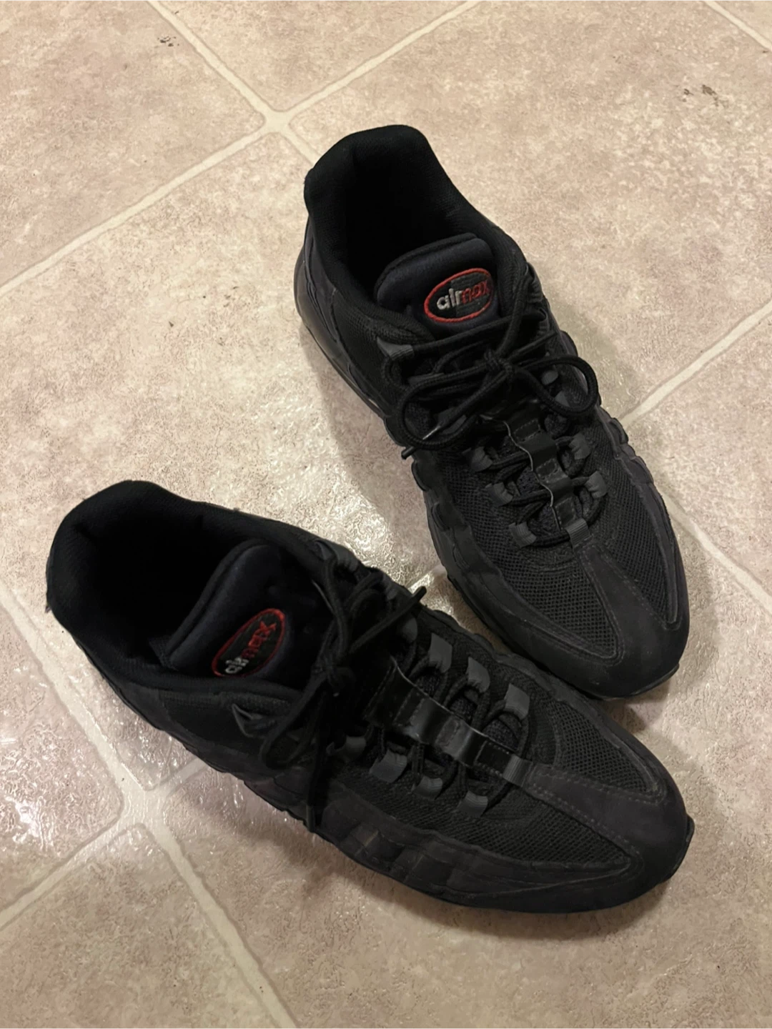 Black Men’s Nike AirMax size 10 with reflective detail