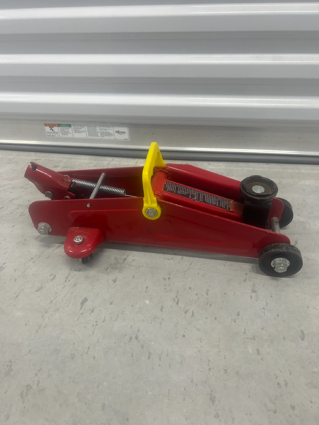 Red Hydraulic Floor Jack