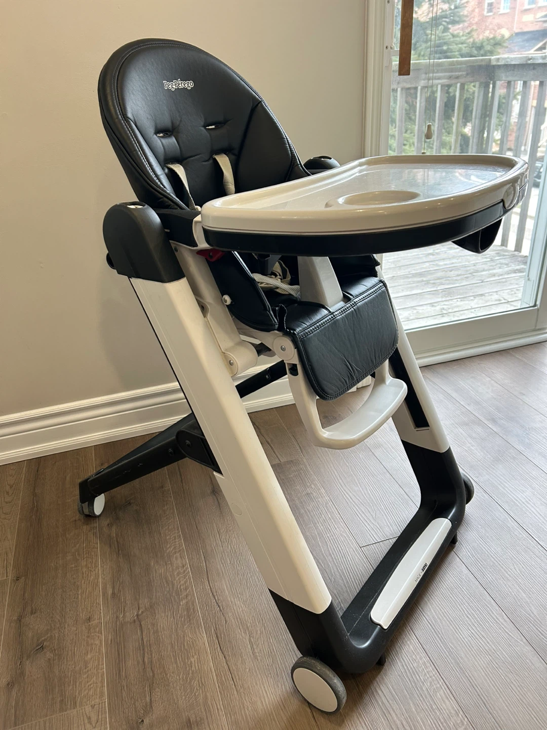 Peg-Pérego Siesta high chair with additional free accessories