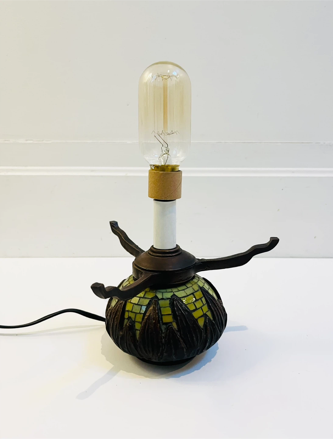 Curated antique Tiffany like petite lamp. - photo 2