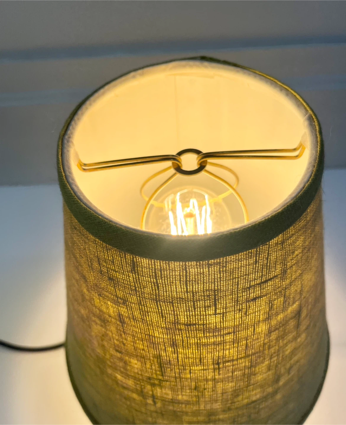 Curated antique Tiffany like petite lamp. - photo 4