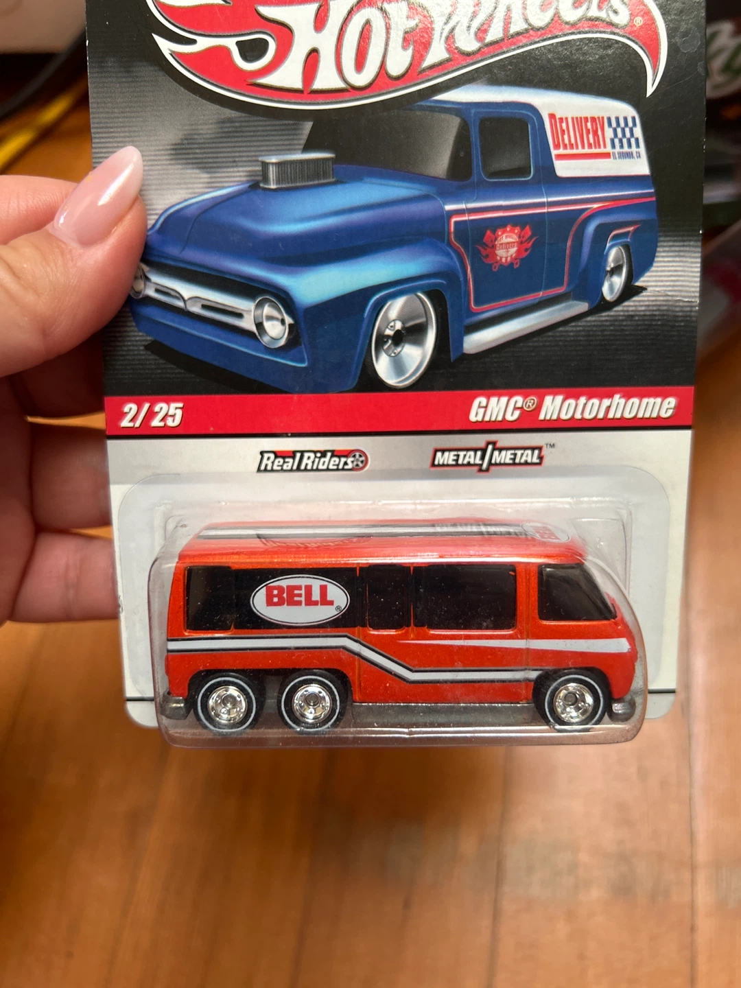 Hot Wheels GMC Motorhome Diecast 🚐 - photo 2