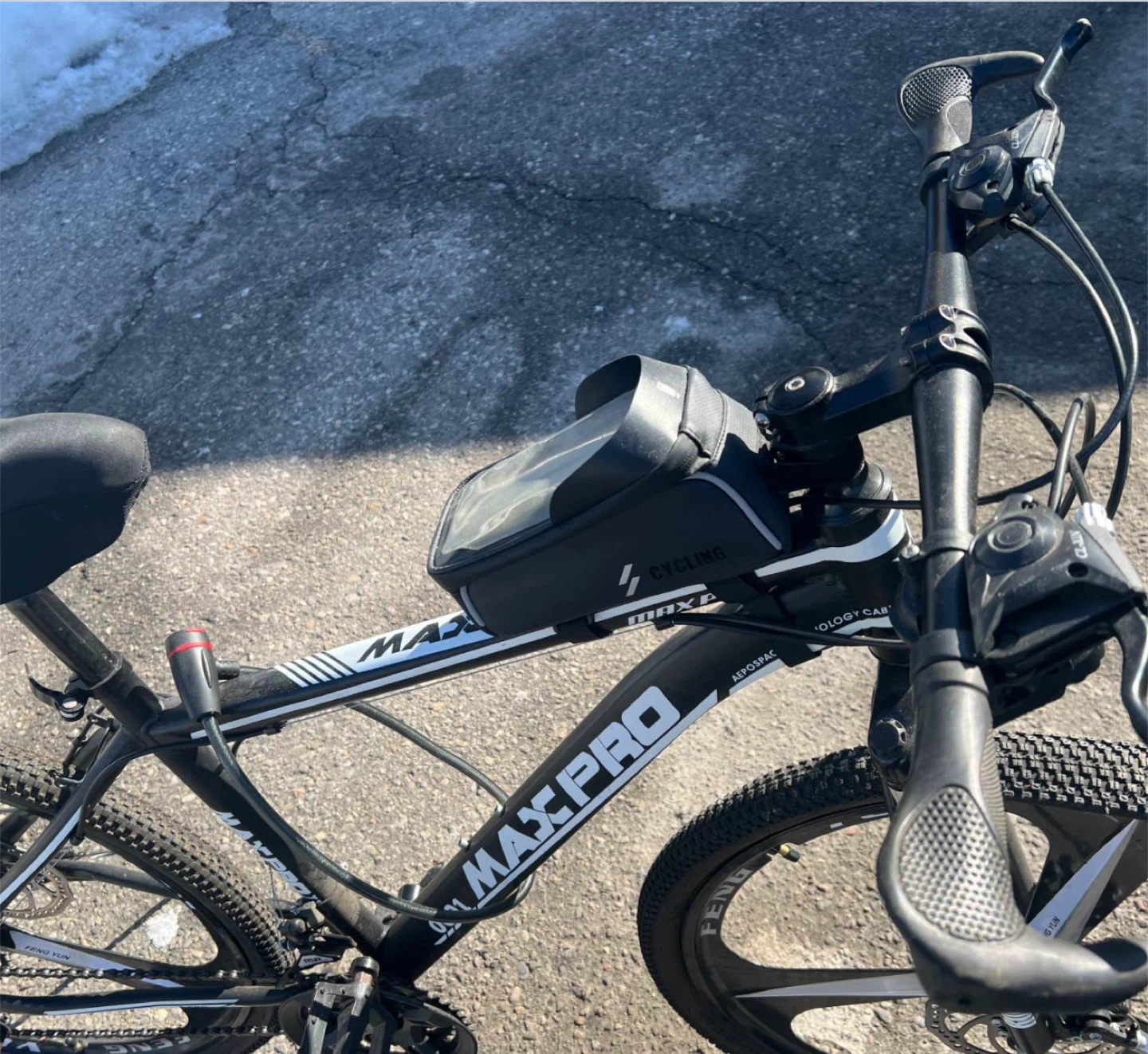 MAXPRO Mountain Bike with Gel Seat and Handlebar Bag - photo 2