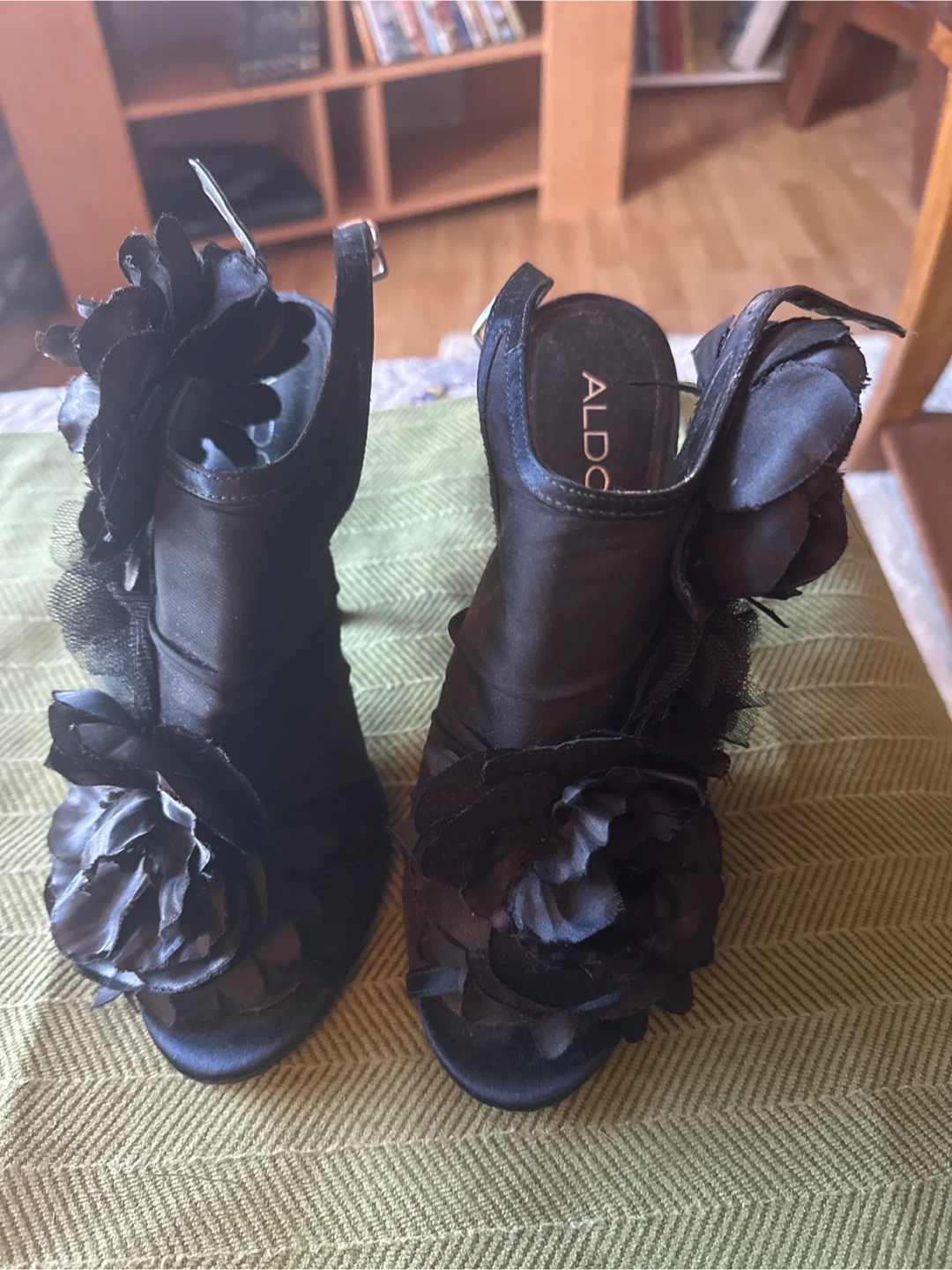 ALDO Black Floral High Heel Sandals Size 40 - photo 2