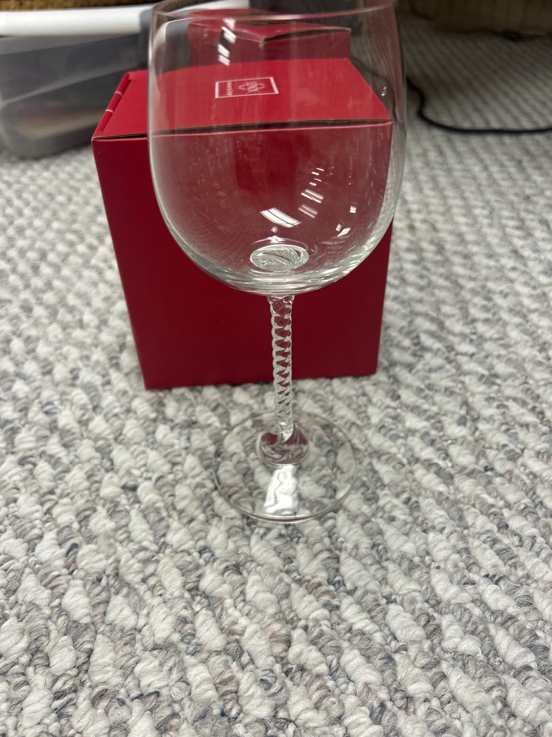 Set of 12 Clear Crystal Wine Glasses with Twisted Stems - photo 4