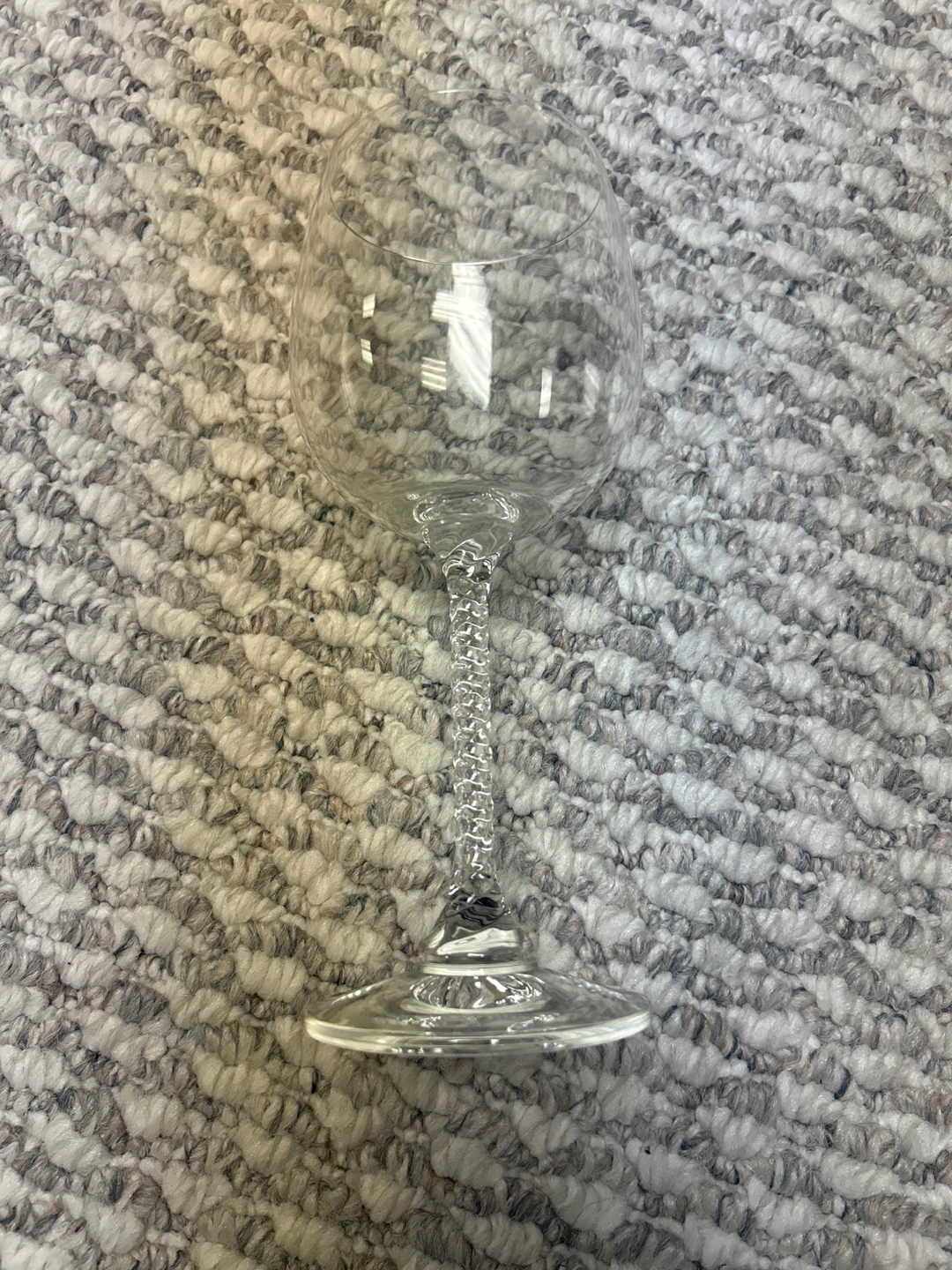 Set of 12 Clear Crystal Wine Glasses with Twisted Stems - photo 2