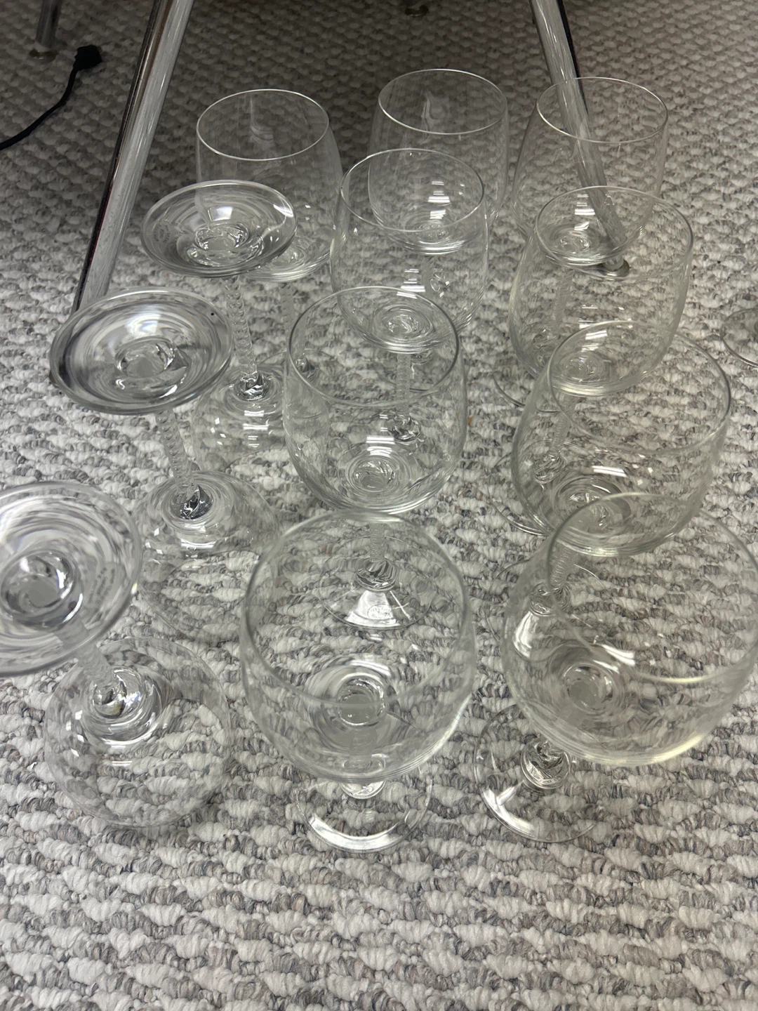 Set of 12 Clear Crystal Wine Glasses with Twisted Stems