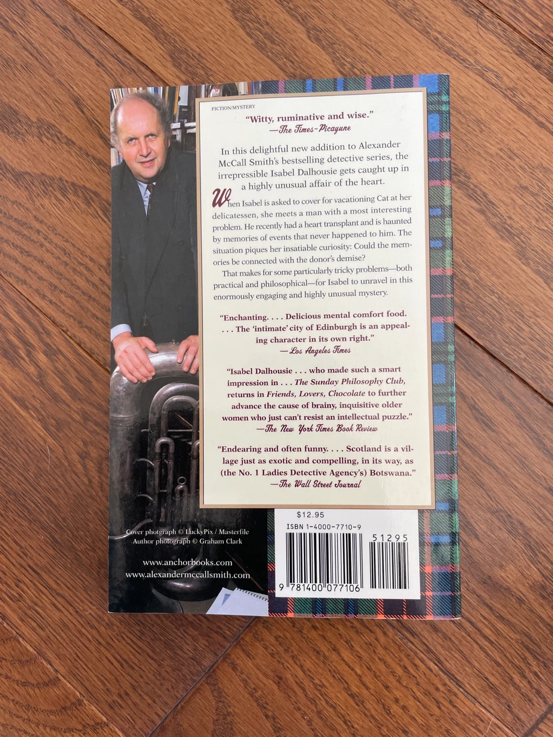 Friends, Lovers, Chocolate by Alexander McCall Smith - photo 2