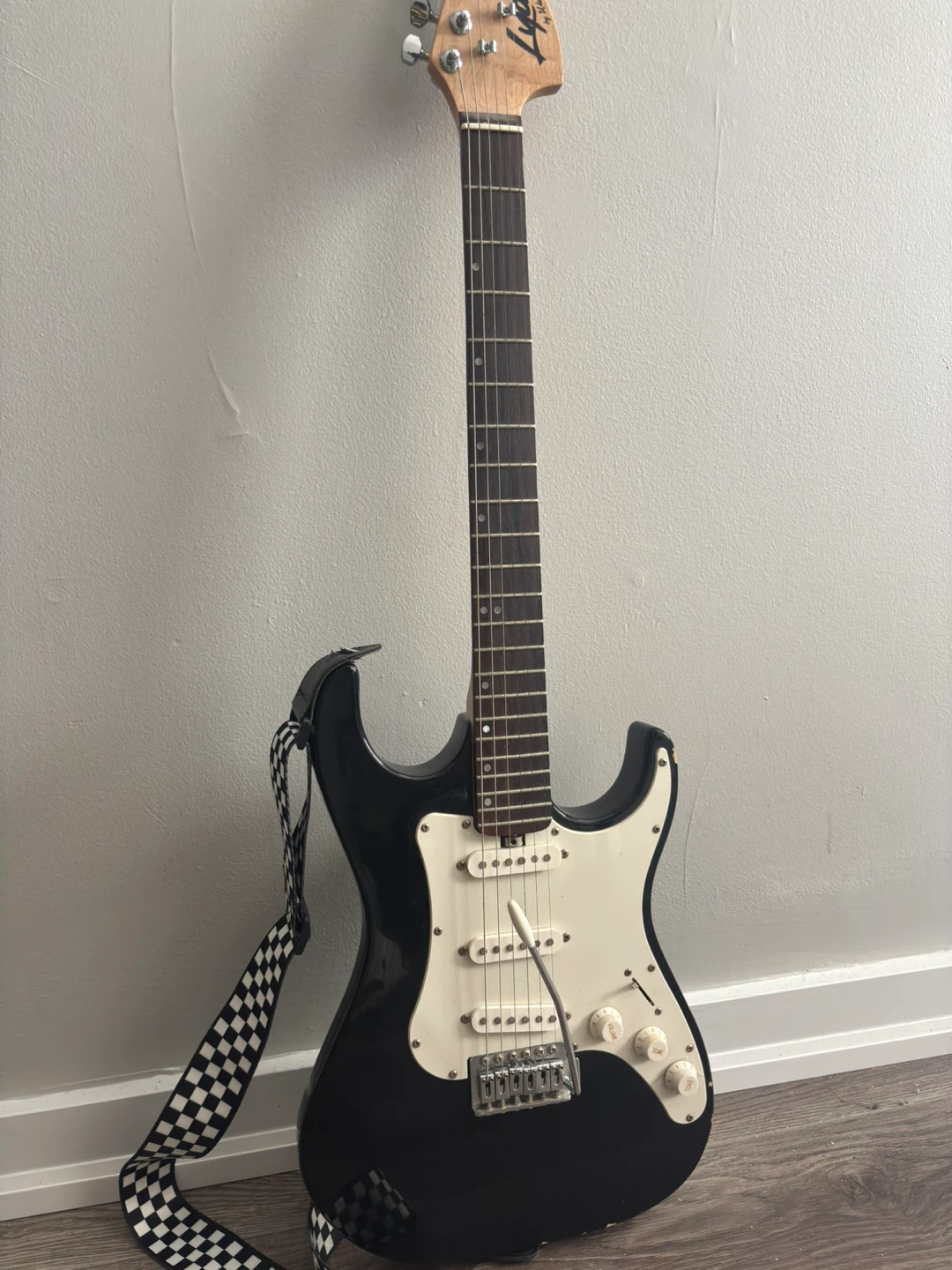 Lyon Electric Guitar with Amplifier - photo 2