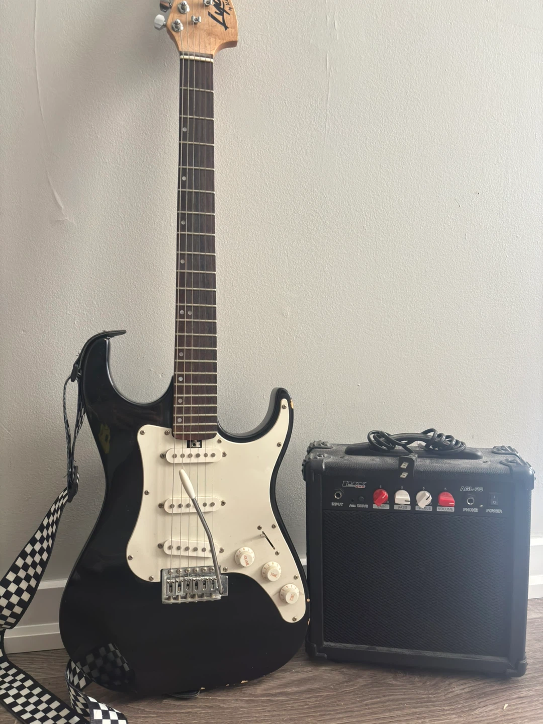 Lyon Electric Guitar with Amplifier
