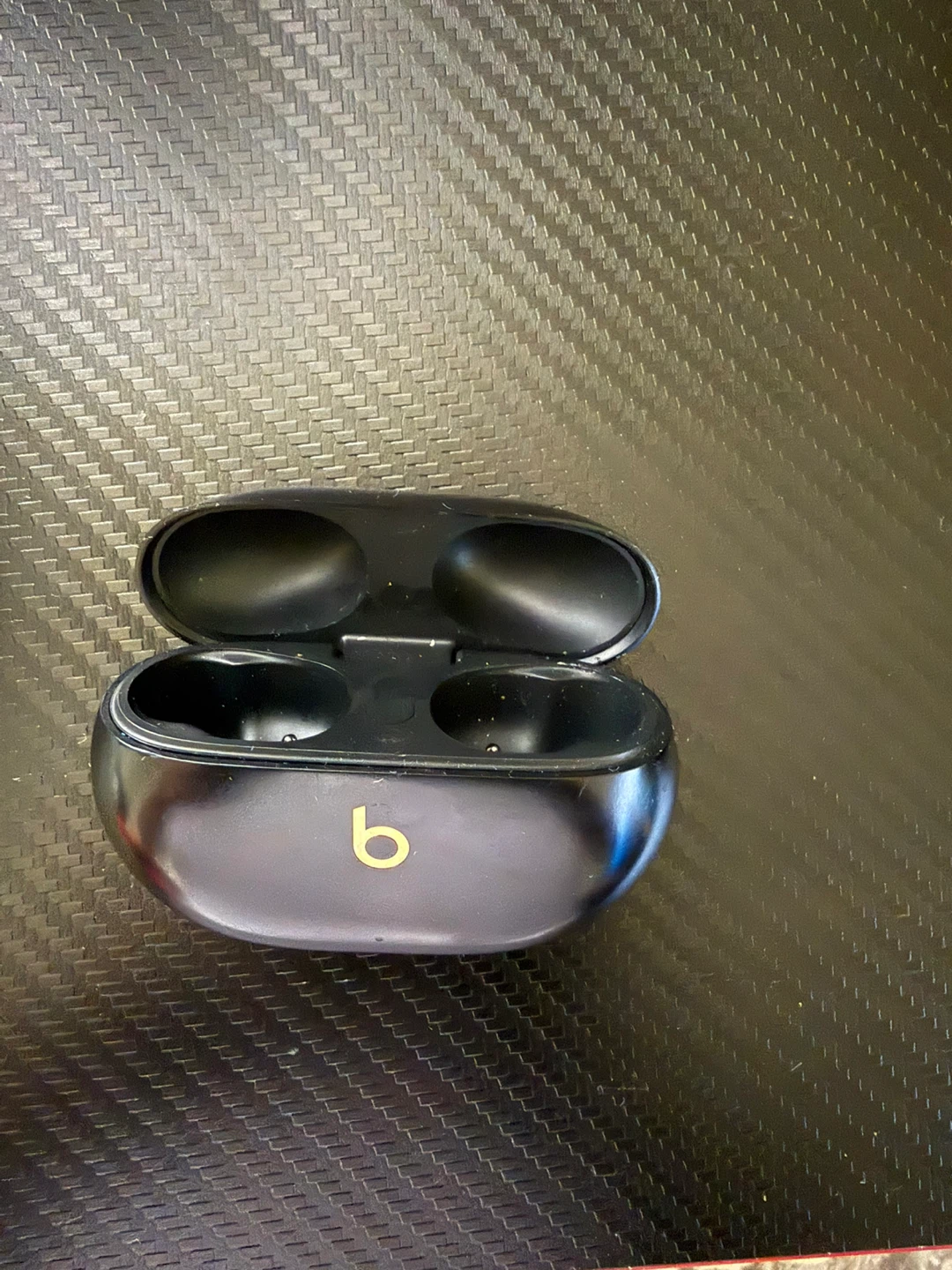 Beats Studio Buds Charging Case