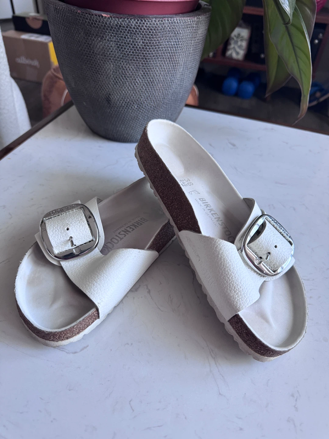 White Birkenstock Arizona Big Buckle Sandals Size 38 - photo 3