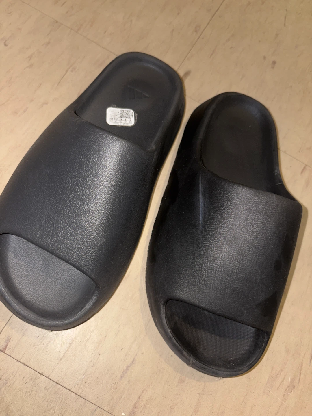 Adidas Yeezy Slides - photo 2