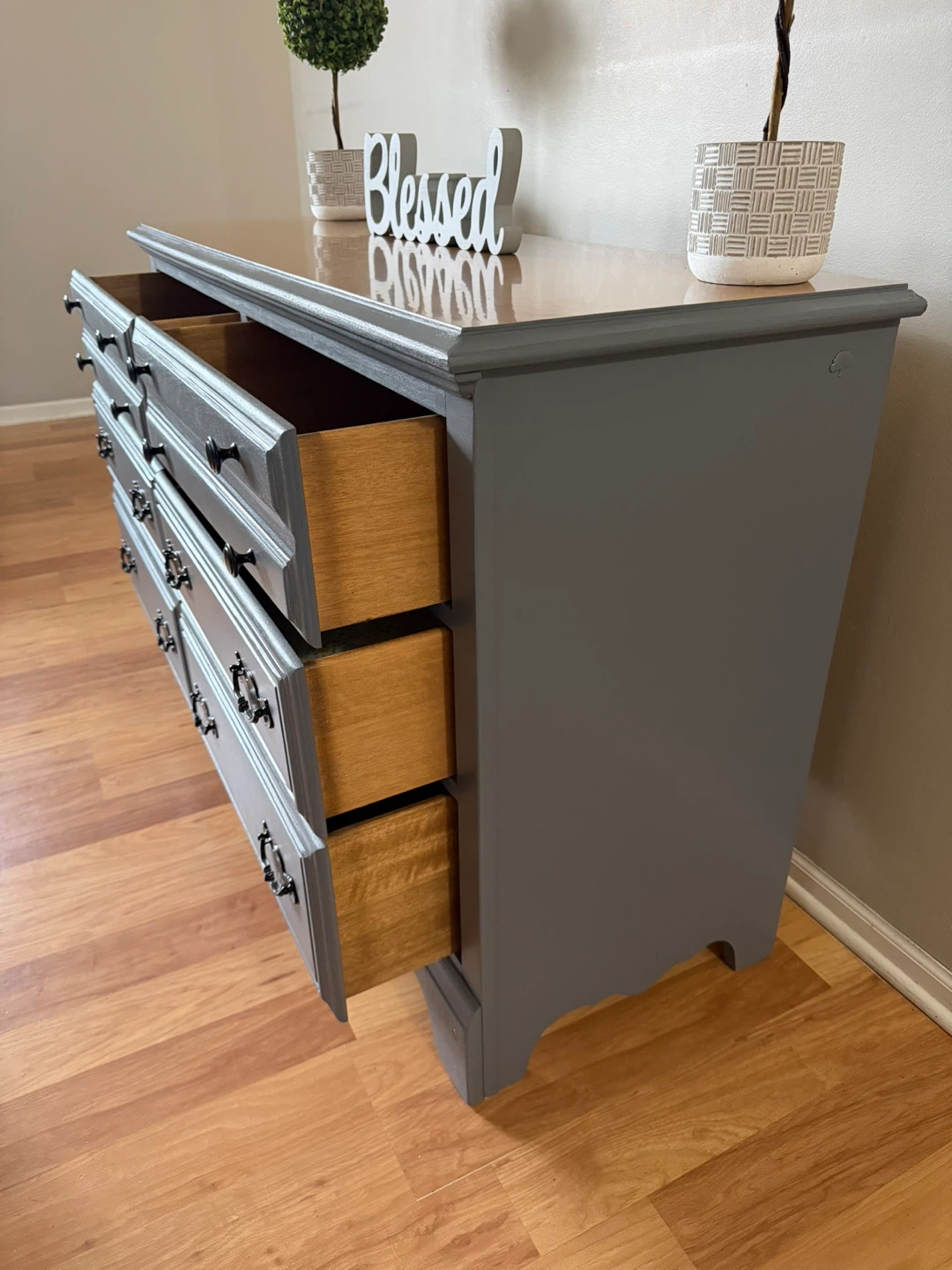 ✨🩶🤎Beautiful solid dresser🤎🩶✨ - photo 4