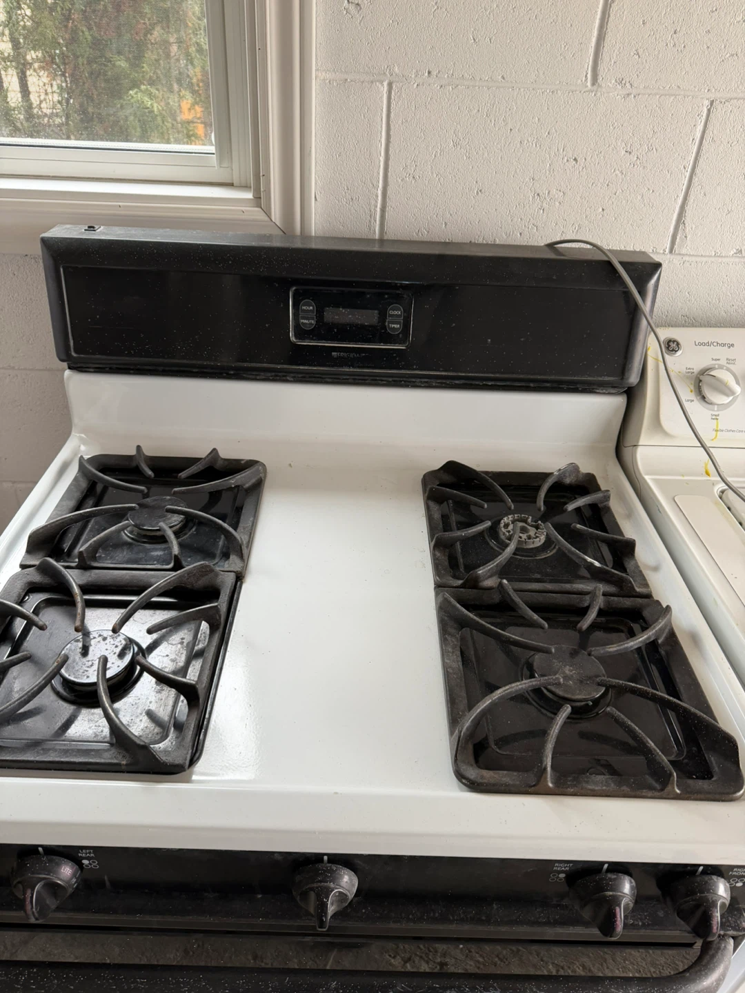 Frigidaire Gas Range - photo 2