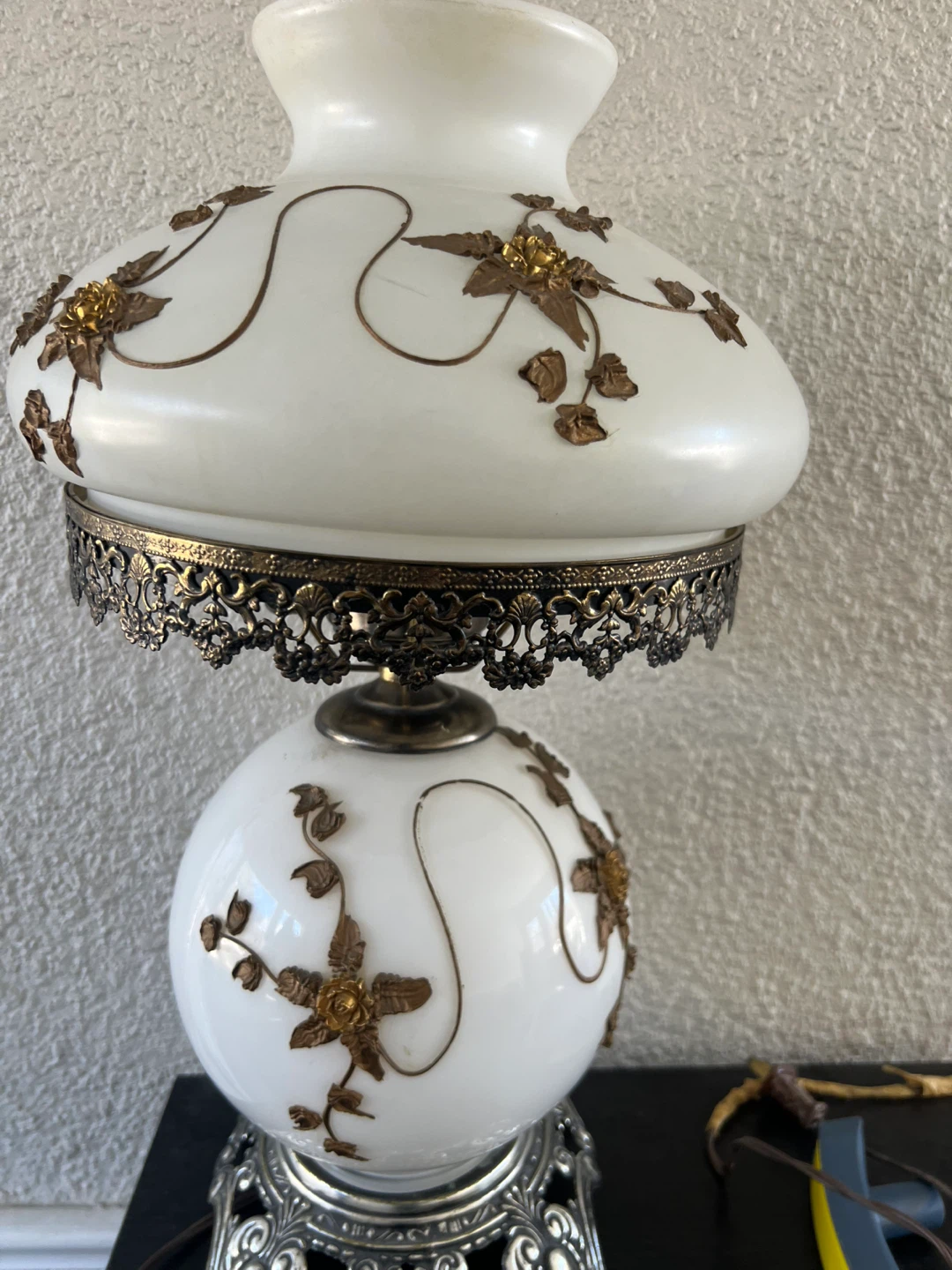 Vintage Floral Table Lamp
