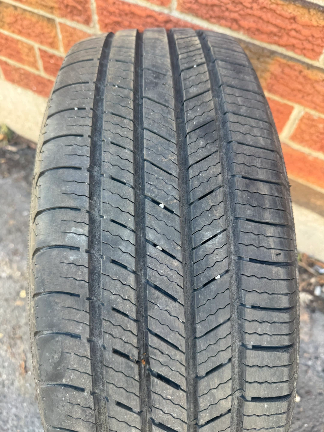 Michelin Defender 205/60R16 Tires - photo 4