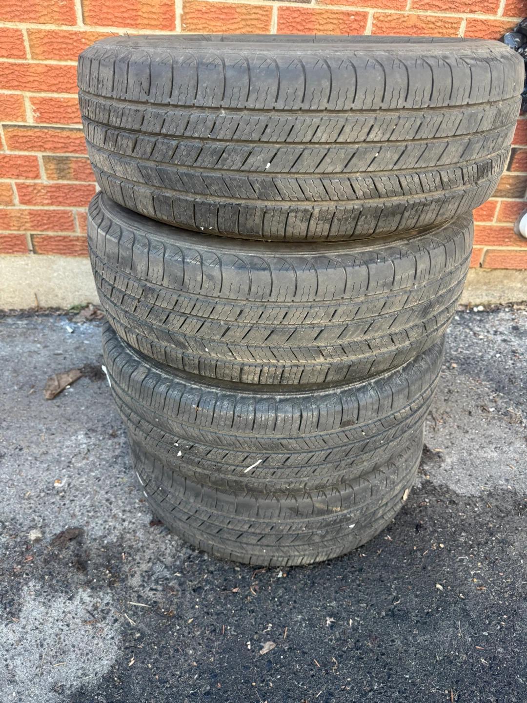 Michelin Defender 205/60R16 Tires - photo 5