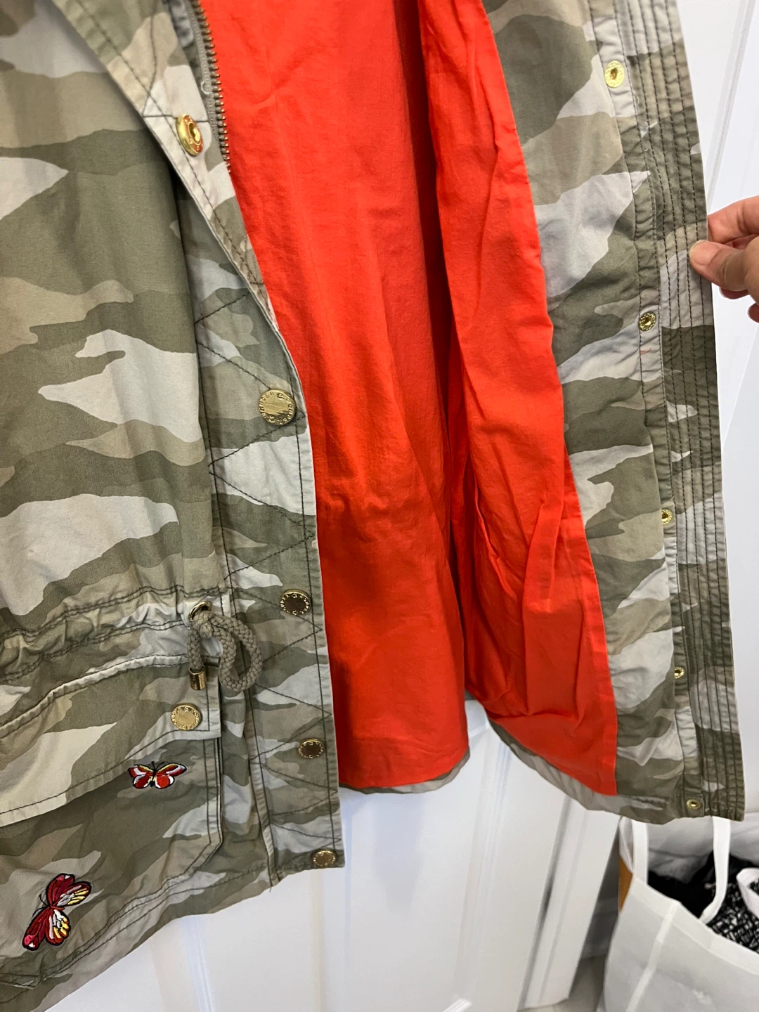 camouflage jacket w/ butterfly embroidery - photo 3