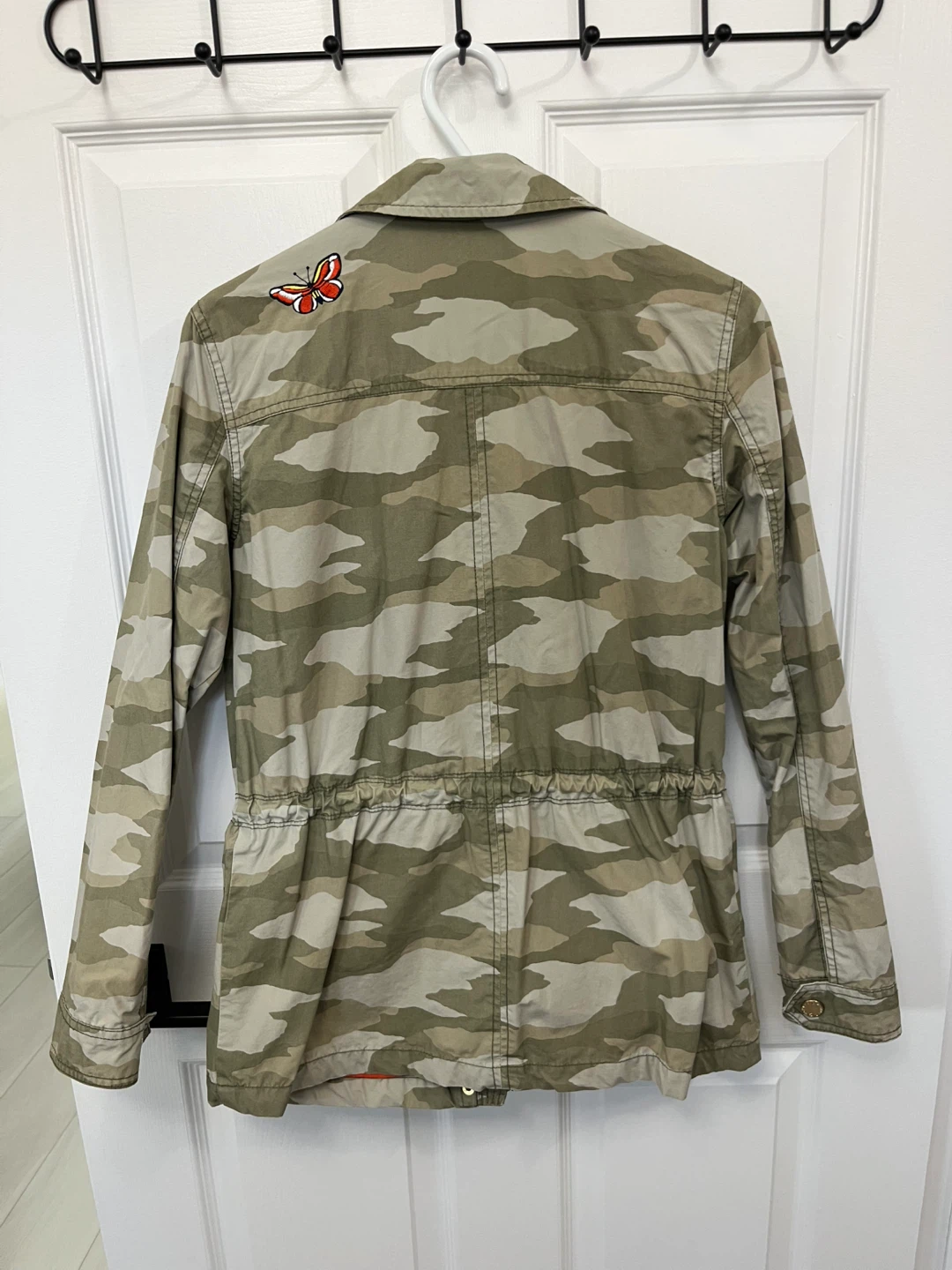 camouflage jacket w/ butterfly embroidery - photo 2