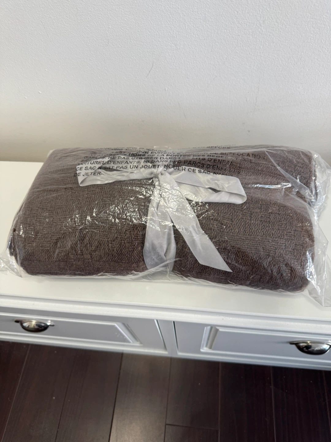 GUILTY Brown Knit Throw Blanket - photo 5