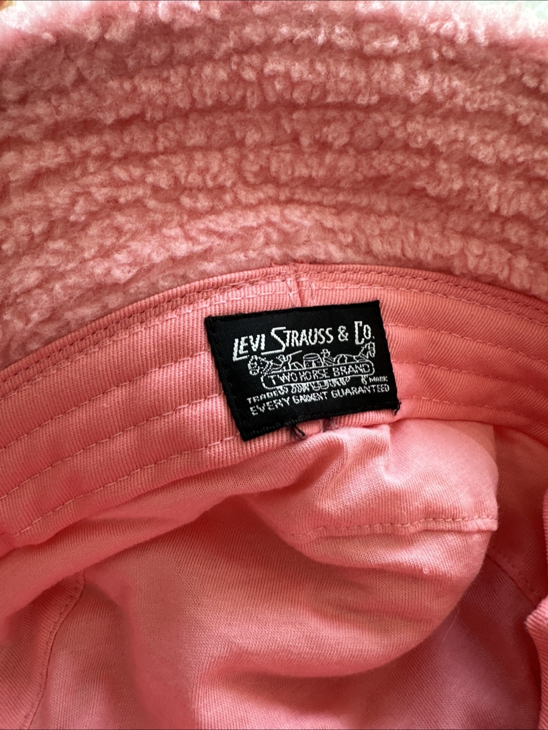 Levi's Pink Teddy Fleece Bucket Hat - photo 4