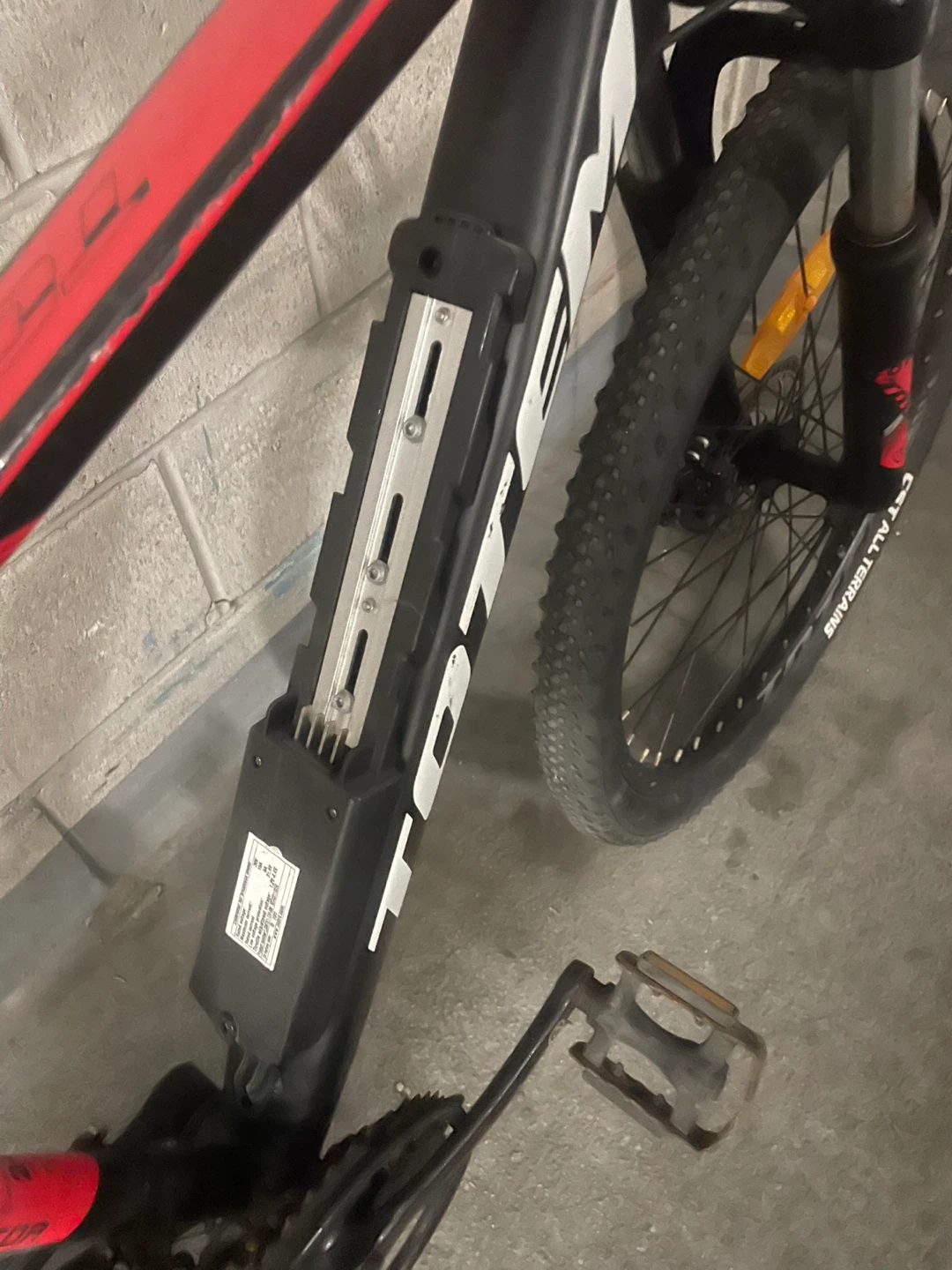 Totem Mountain hybrid e-bike - photo 4