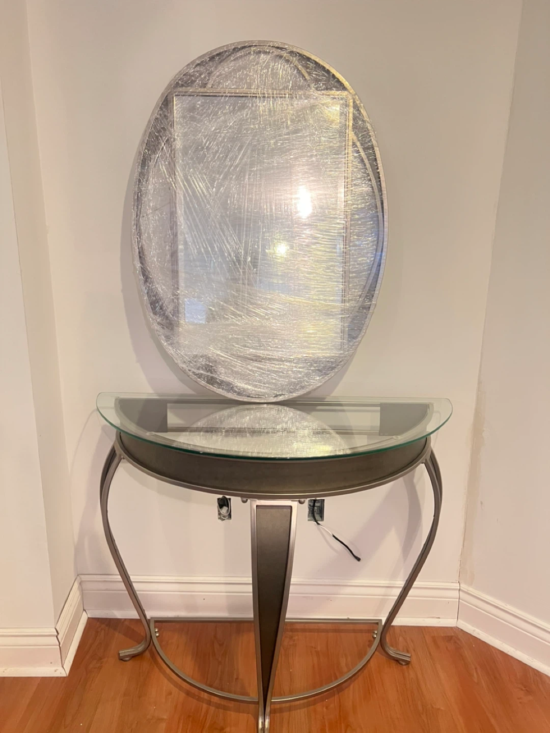 Oval Mirror with Console Table