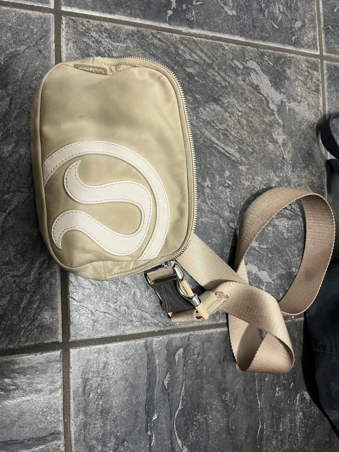 Lululemon Belt Bag beige