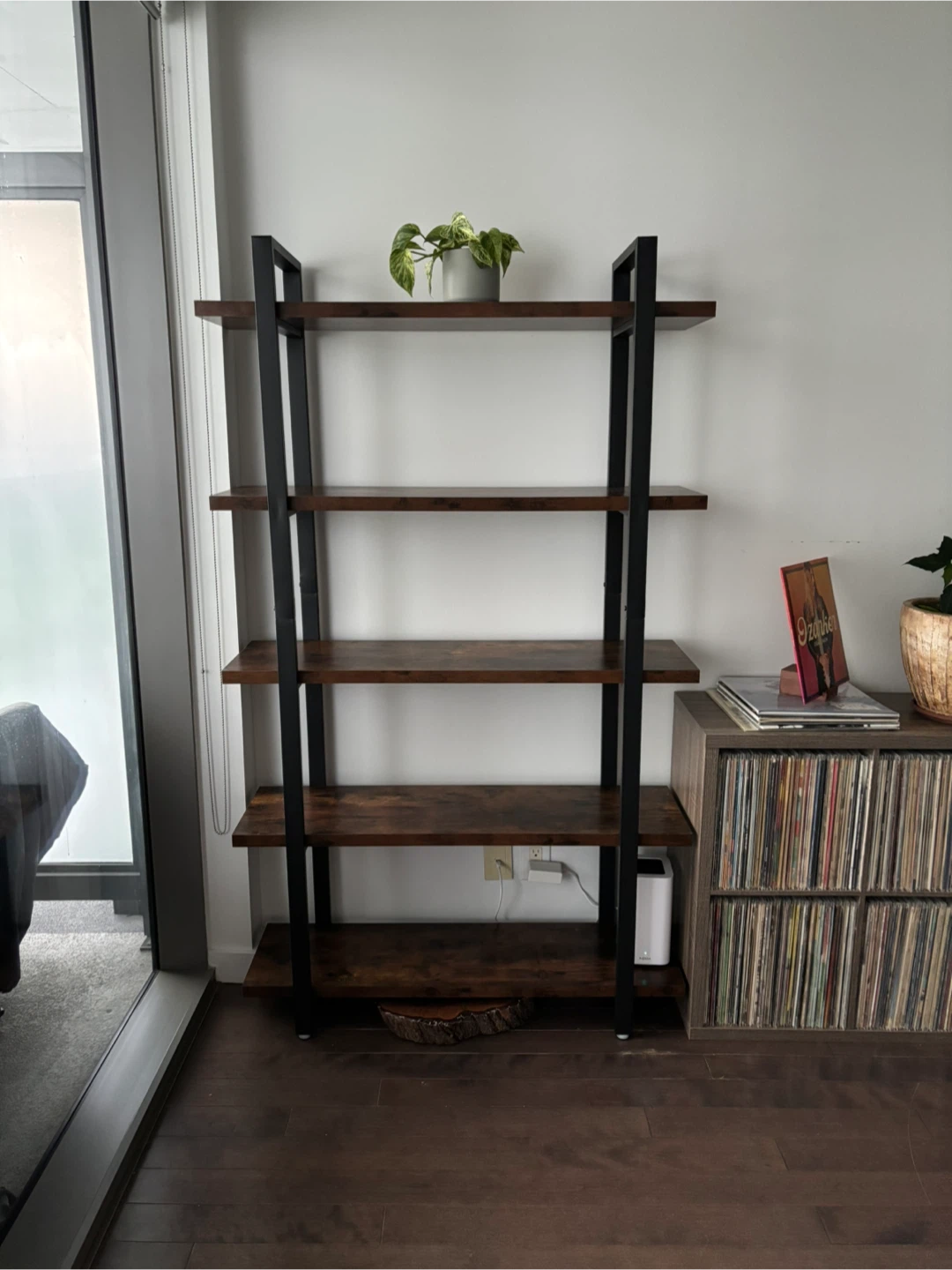 Structube Bookshelf