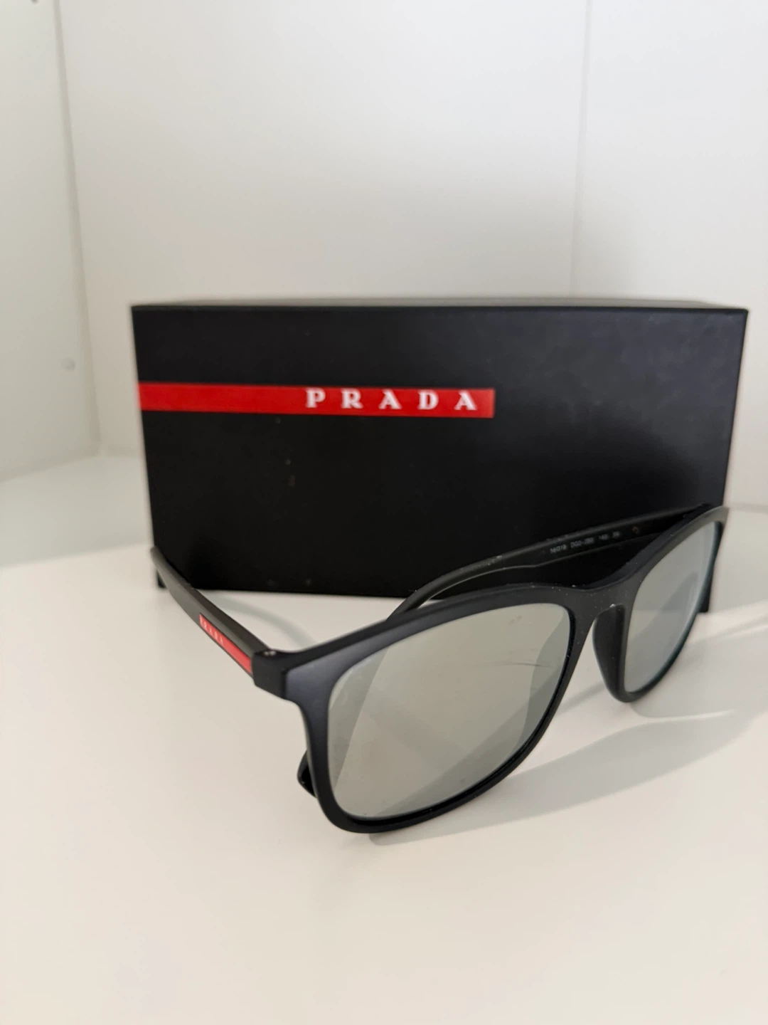 Prada Sunglasses with Case - photo 4