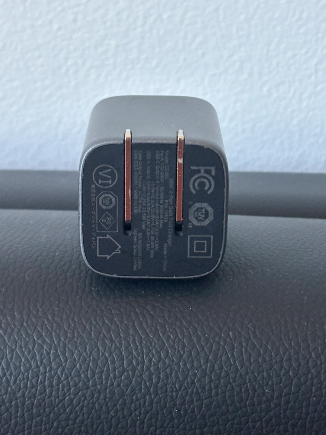UGREEN 65W USB-C PD Charger - photo 3