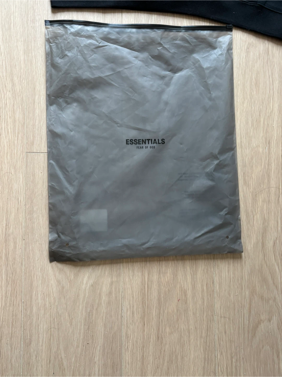 New Essentials Fear of God Black Hoodie Size Small - photo 3