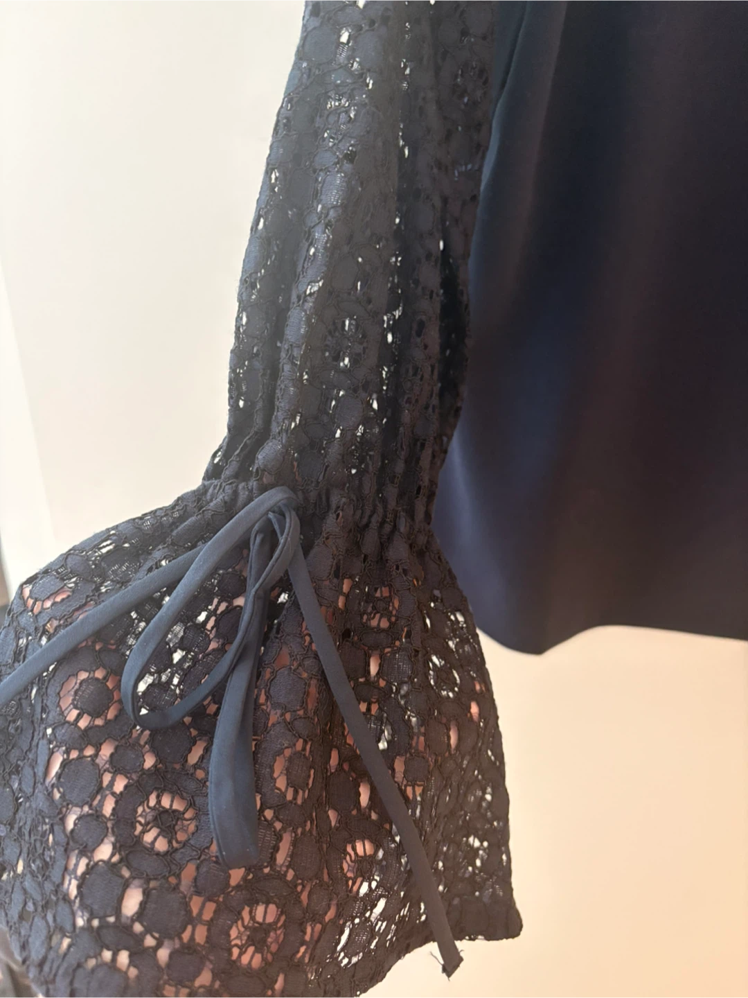 Banana Republic Navy Lace Sleeve Blouse - M/M - photo 2