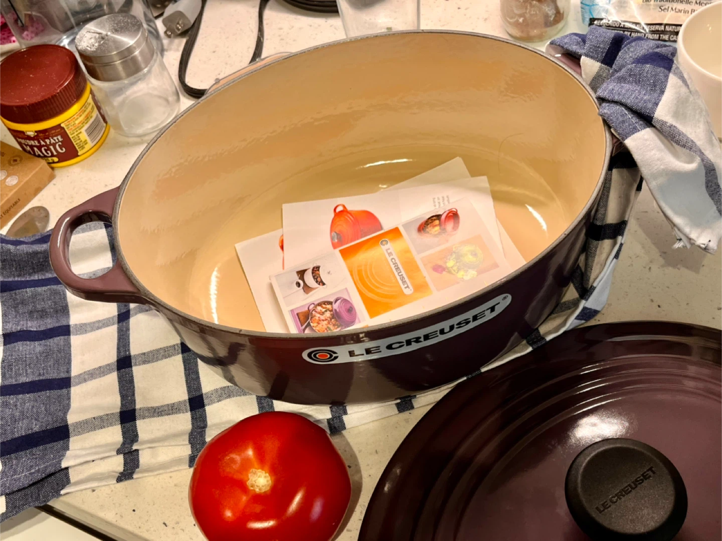 La Creuset Oval Dutch Oven – Cassis – 29 cm / 4.7 L (5 QT).New - photo 4