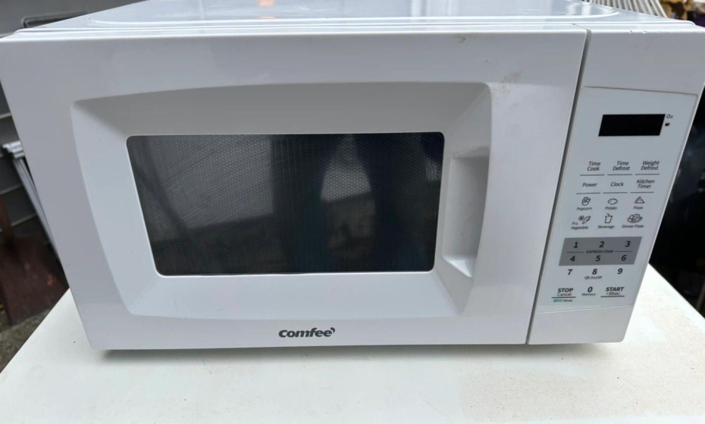 Comfee White Microwave Oven - photo 4