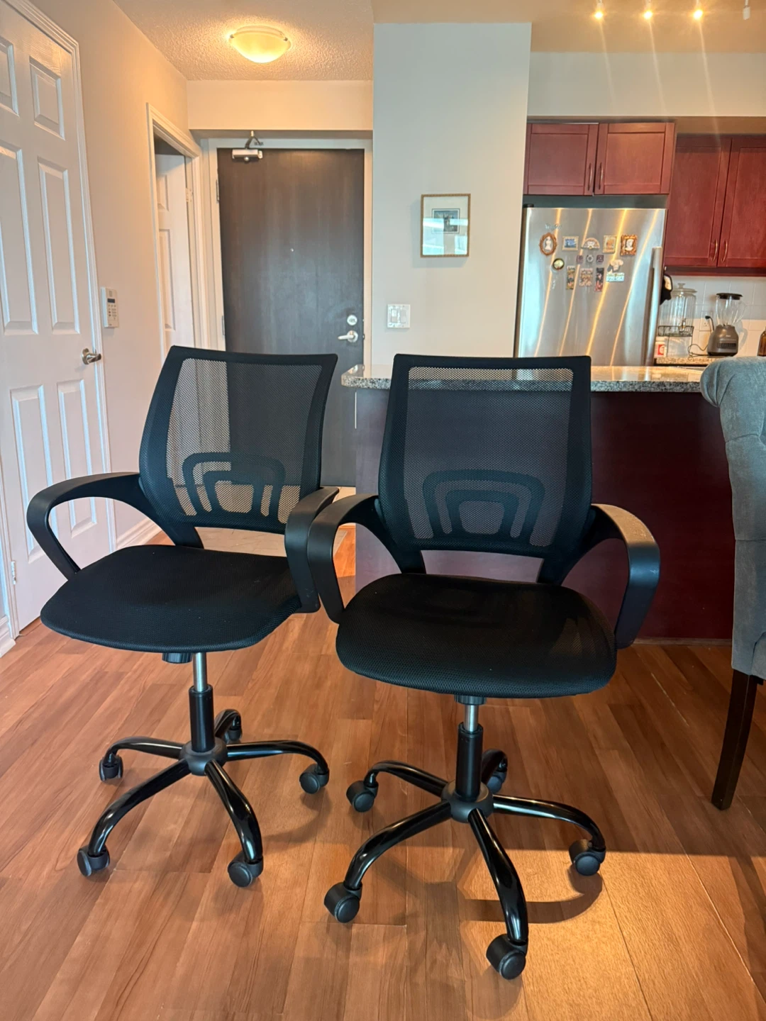 Office Chair - photo 2