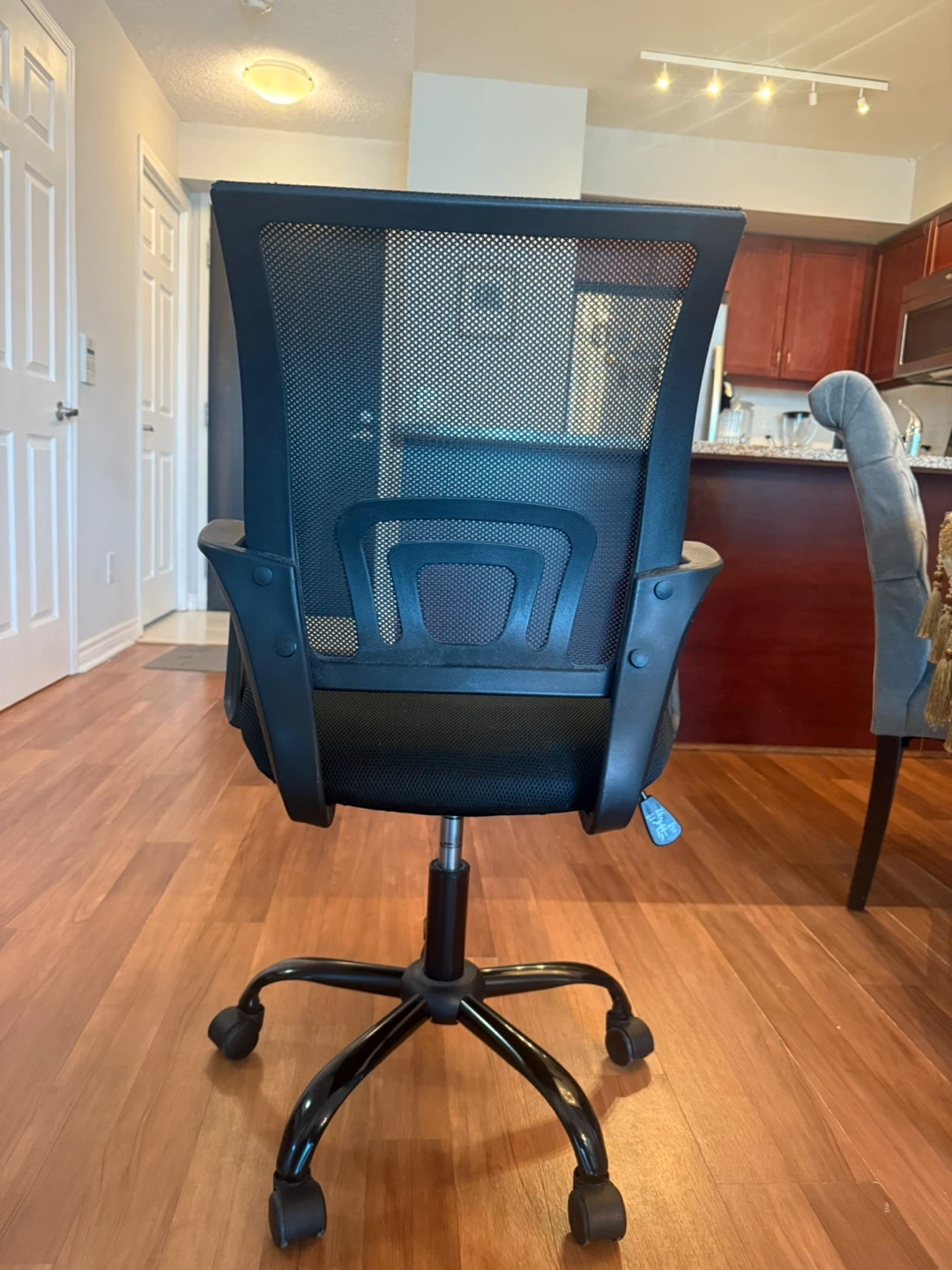 Office Chair - photo 3