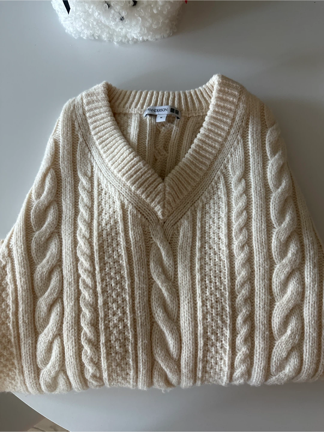 Uniqlo & JW Anderson Cream Cable Knit V-Neck Sweater M - photo 2