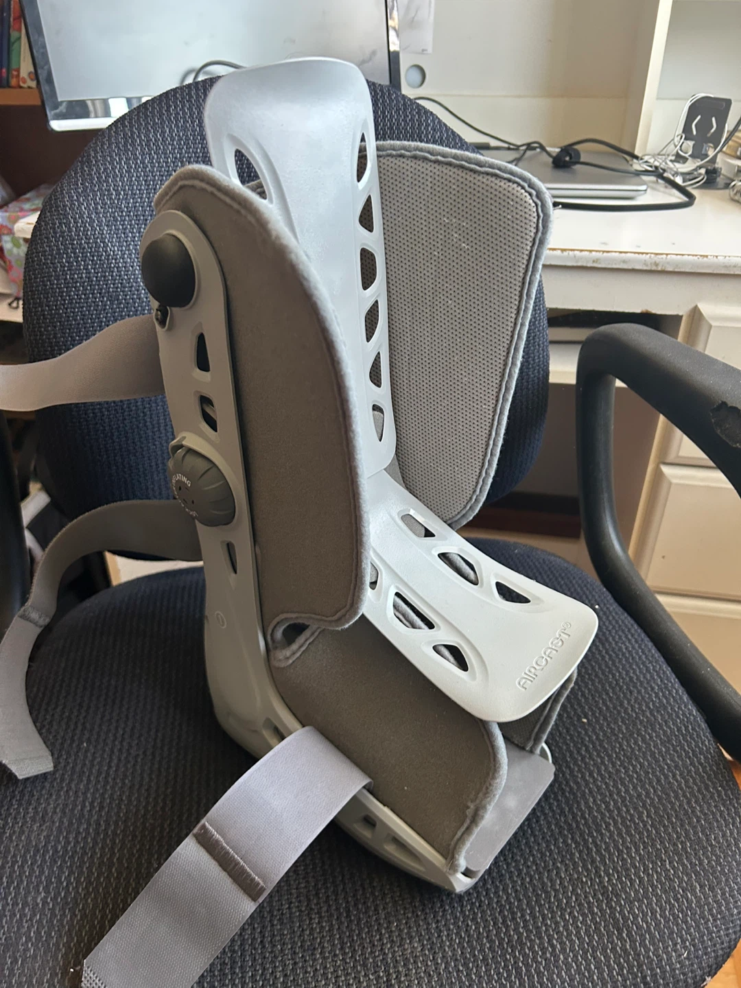 AirCast Walker Boot (sprain/fracture recovery boot) - photo 3