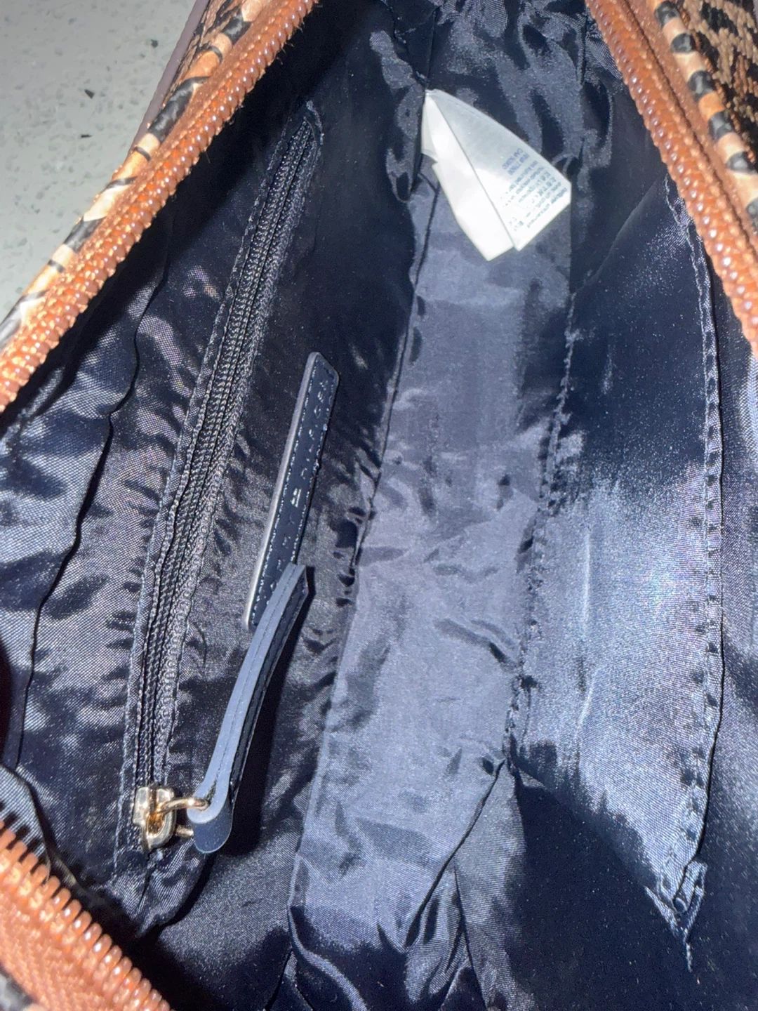 Tommy Hilfiger Monogram Camera Bag - photo 5