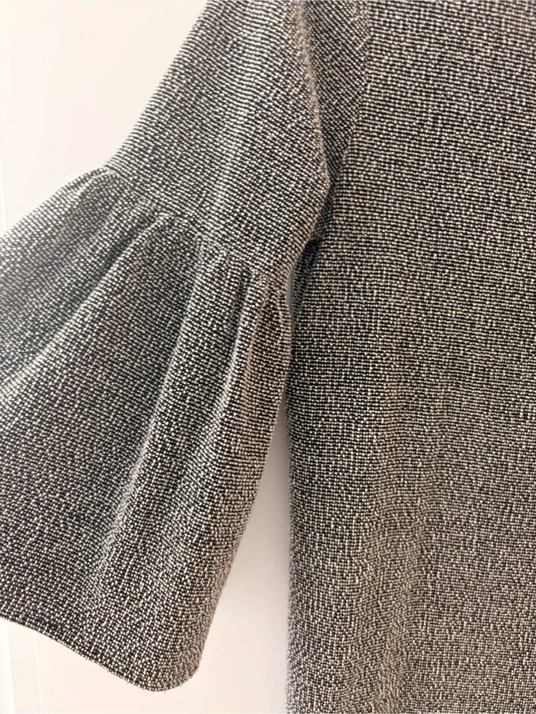 Banana Republic Women's Bell Sleeve top - photo 2