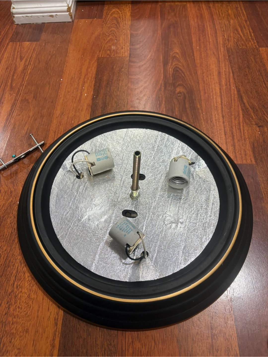 Ceiling light fixture - photo 3