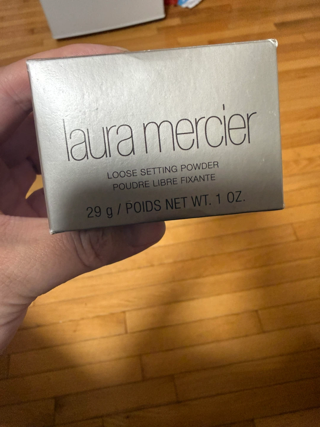 Brand new Laura Mercier Loose Setting Powder (29g full size)