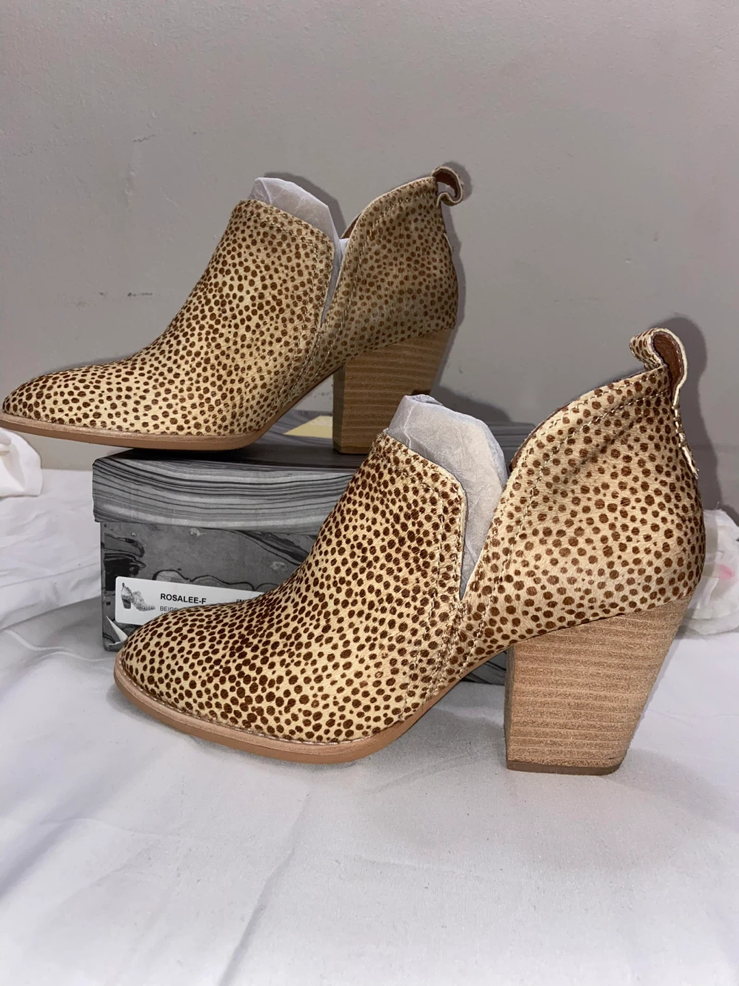 Jeffrey Campbell Rosalee-F Beige Brown Jaguar Booties Size 9
